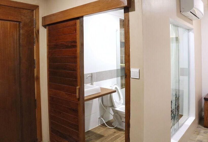 فندق Neakru Guesthouse And Restaurant