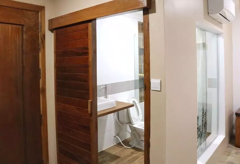 Hotel Neakru Guesthouse And Restaurant