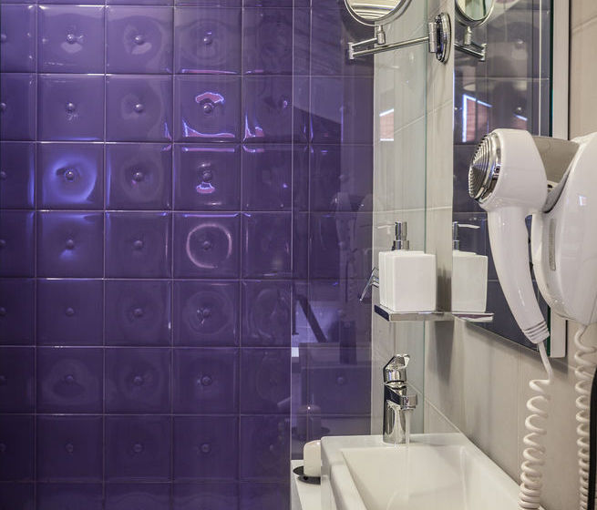 فندق Emphasis Suites & Rooms