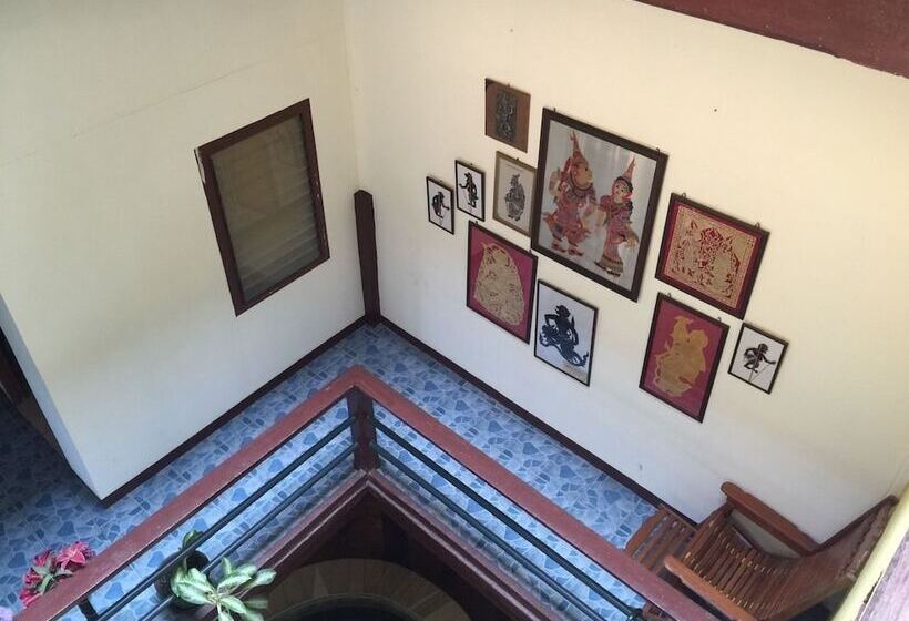 בית מלון כפרי Sritrang