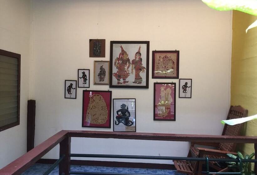 בית מלון כפרי Sritrang