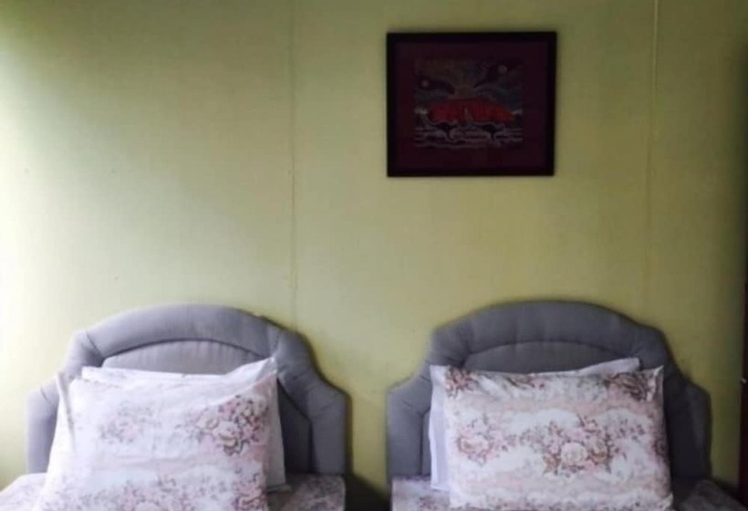 בית מלון כפרי Sritrang