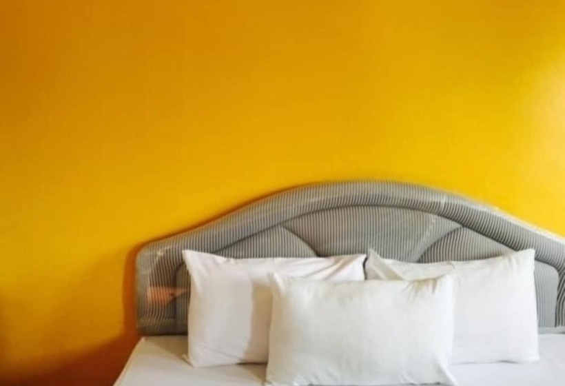 בית מלון כפרי Sritrang