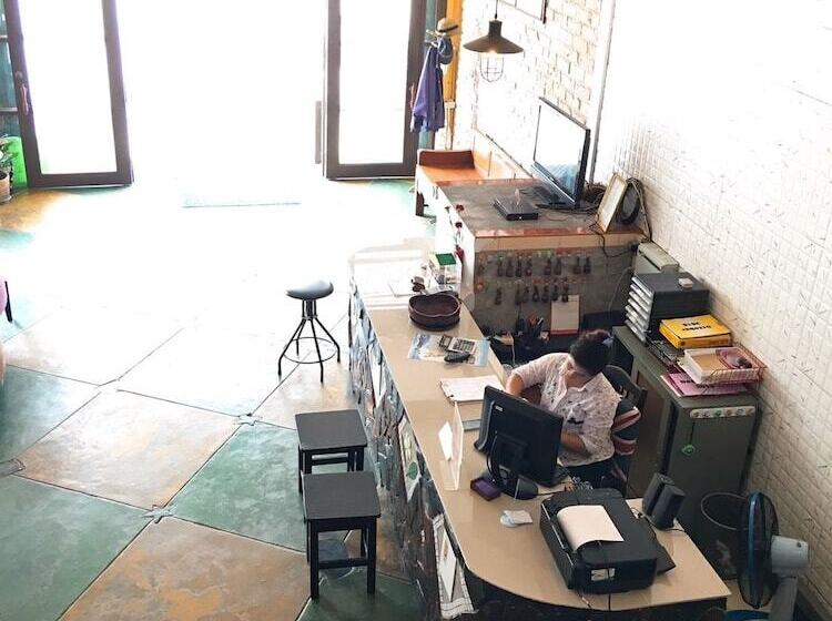 בית מלון כפרי Sritrang