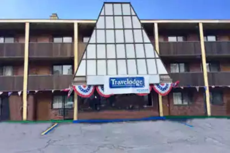 호텔 Travelodge By Wyndham Manhasset