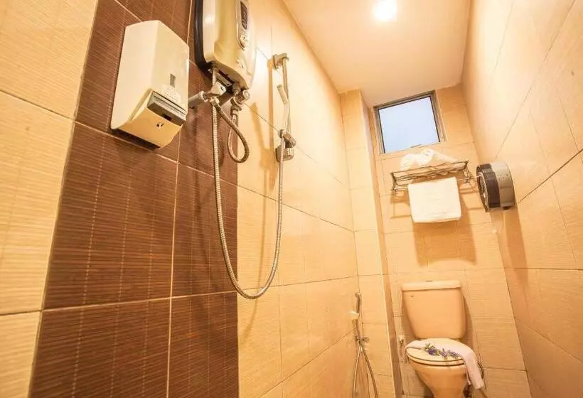 هتل Lavender Inn Nusa Bestari
