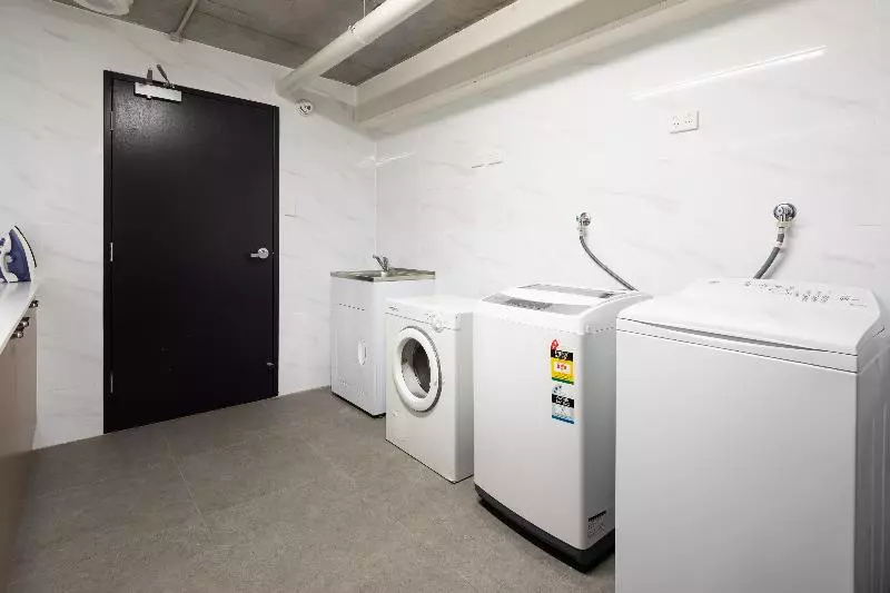 汽车旅馆  Ascot Budget Inn & Residences