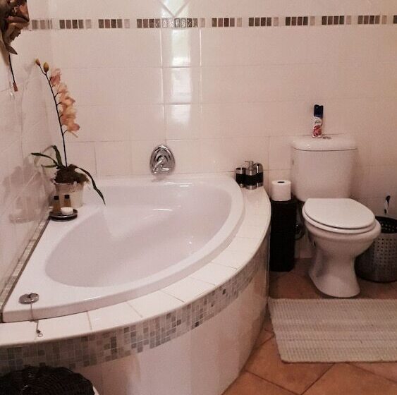 פנסיון Sunset Ridge Guest House