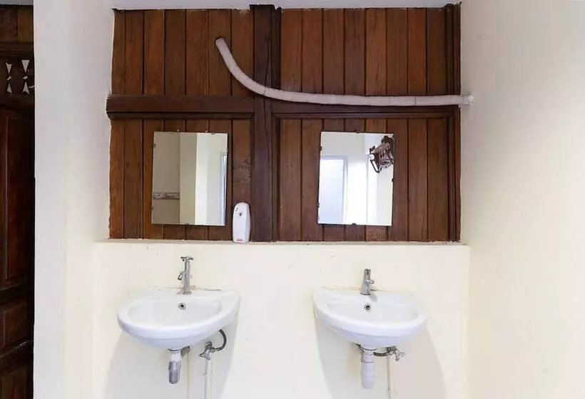 Reddoorz Hostel @ Dago 2