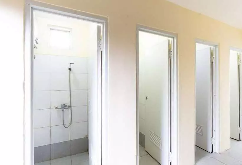 Reddoorz Hostel @ Dago 2