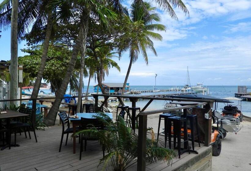 Sandbar Beachfront Hostel & Restaurant