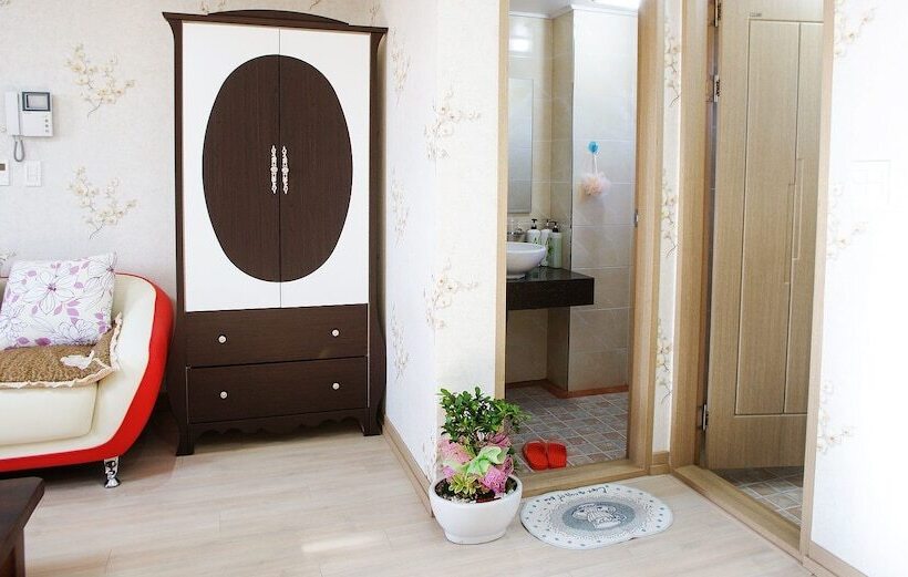 تختخواب و صبحانه Lapaloma Pension