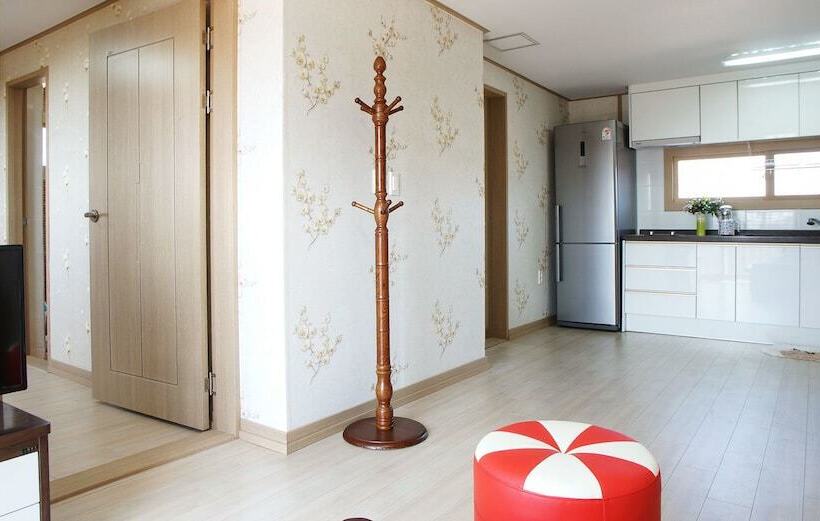 تختخواب و صبحانه Lapaloma Pension