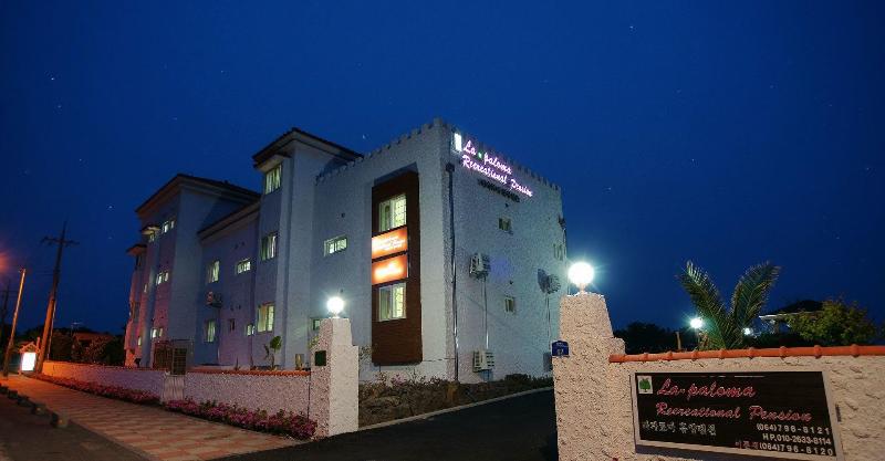 تختخواب و صبحانه Lapaloma Pension