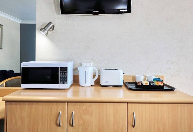 Edward Parry Motel And Apartments