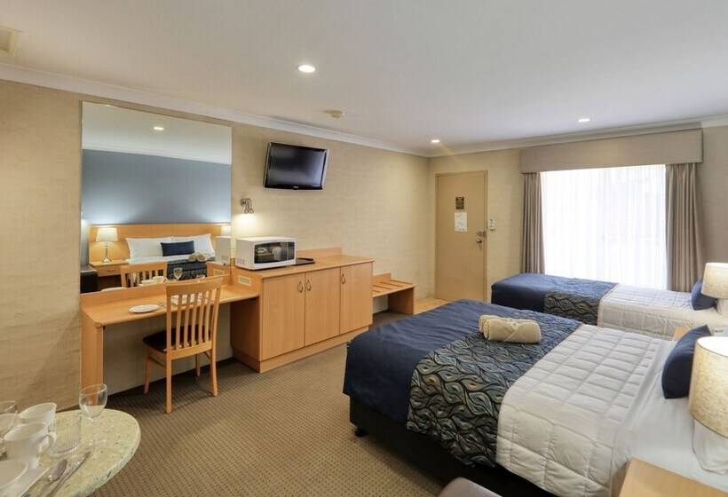 Edward Parry Motel And Apartments