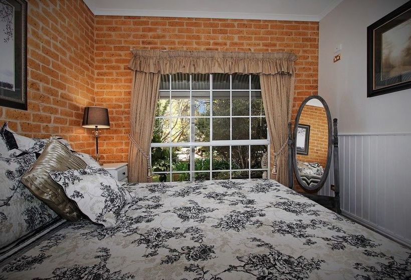 Elizas On The Murray