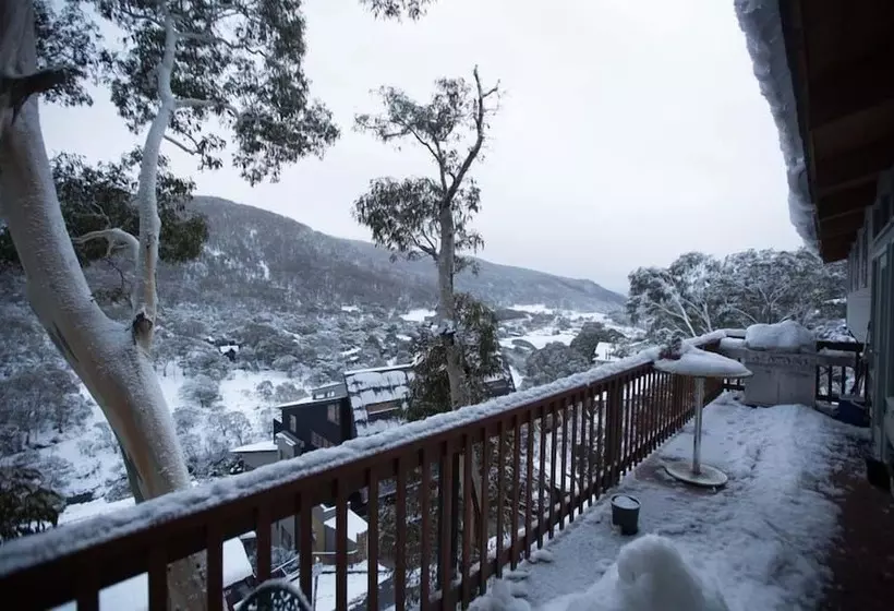 فندق Aneeki Ski Lodge