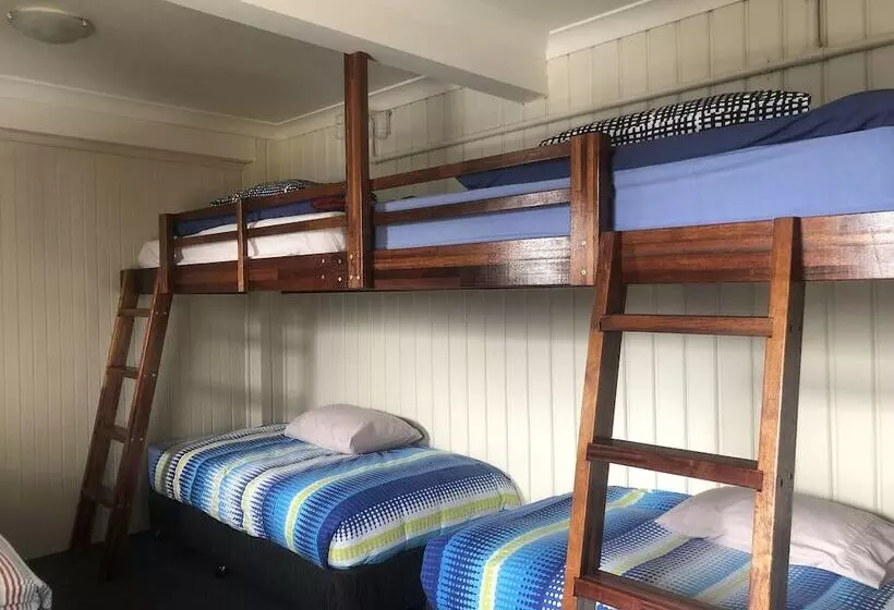 فندق Aneeki Ski Lodge