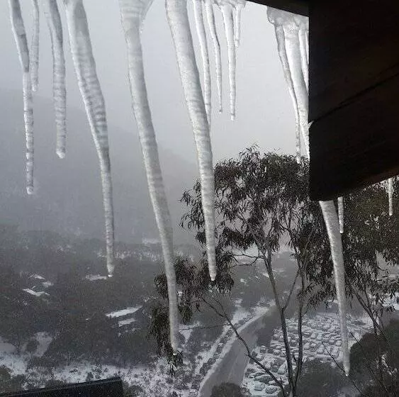 فندق Aneeki Ski Lodge