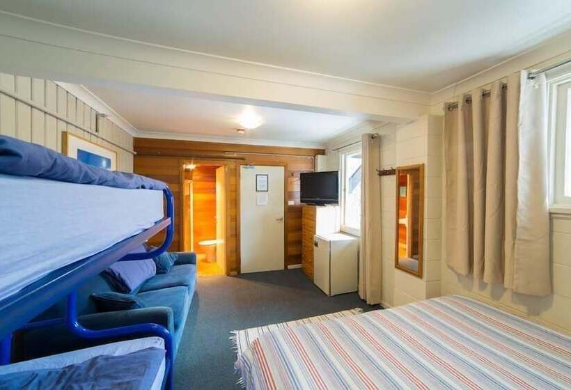 Отель Aneeki Ski Lodge