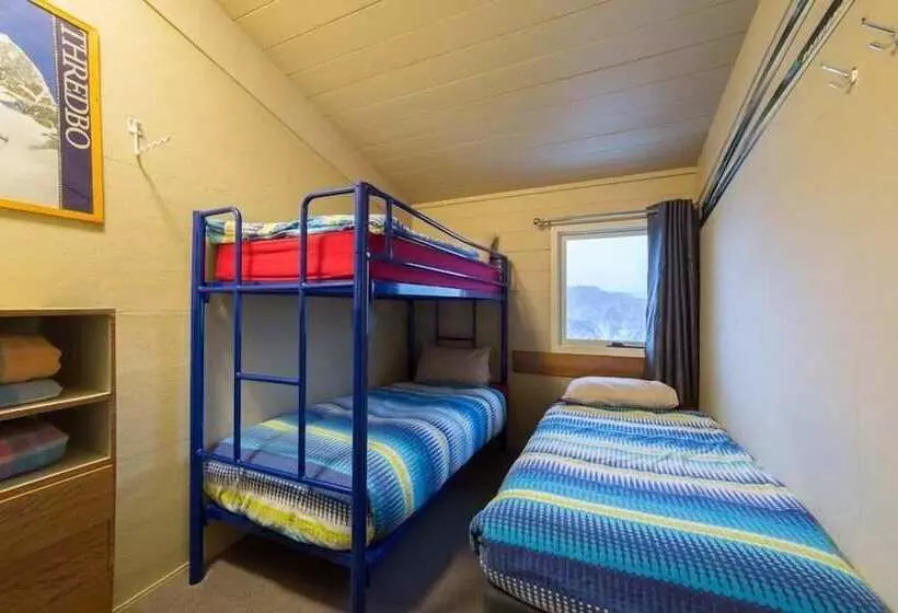 فندق Aneeki Ski Lodge