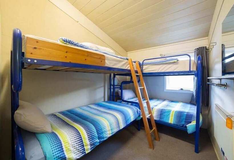 Отель Aneeki Ski Lodge