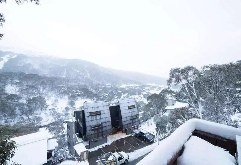 فندق Aneeki Ski Lodge