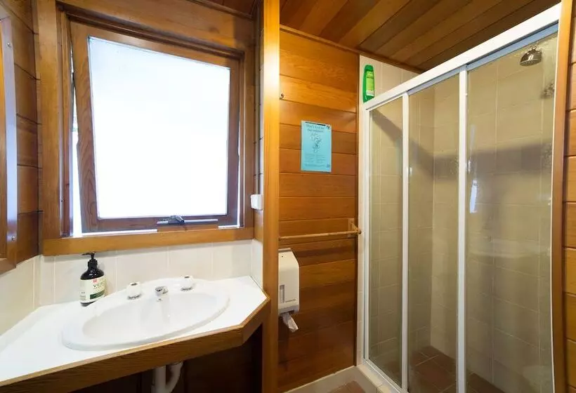 فندق Aneeki Ski Lodge