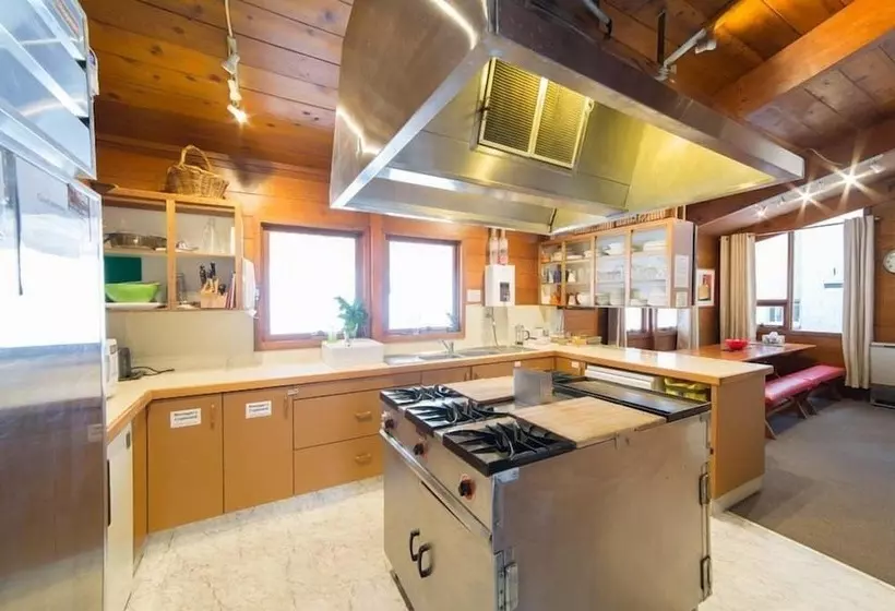 فندق Aneeki Ski Lodge