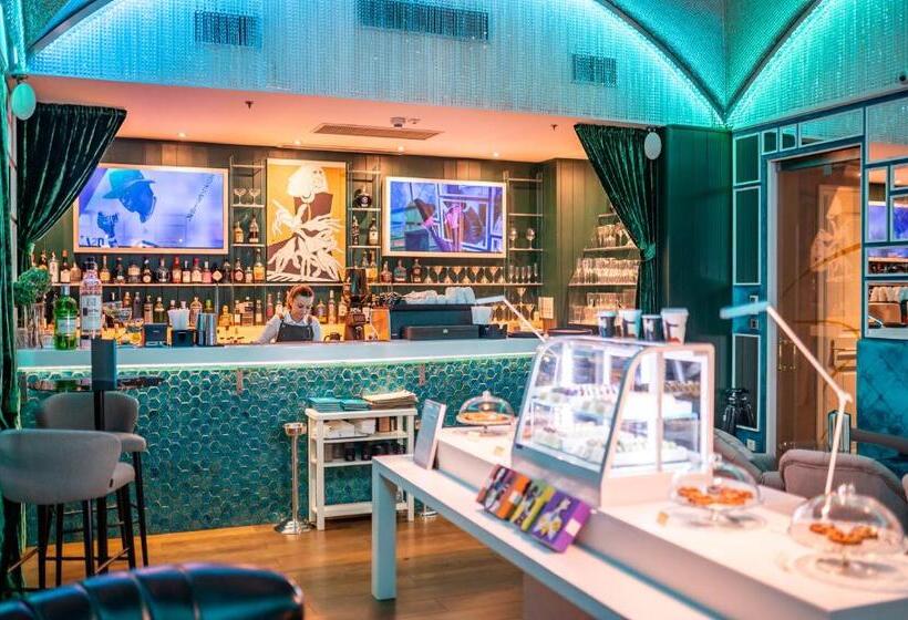 Aria Hotel Budapest By Library Hotel Collection