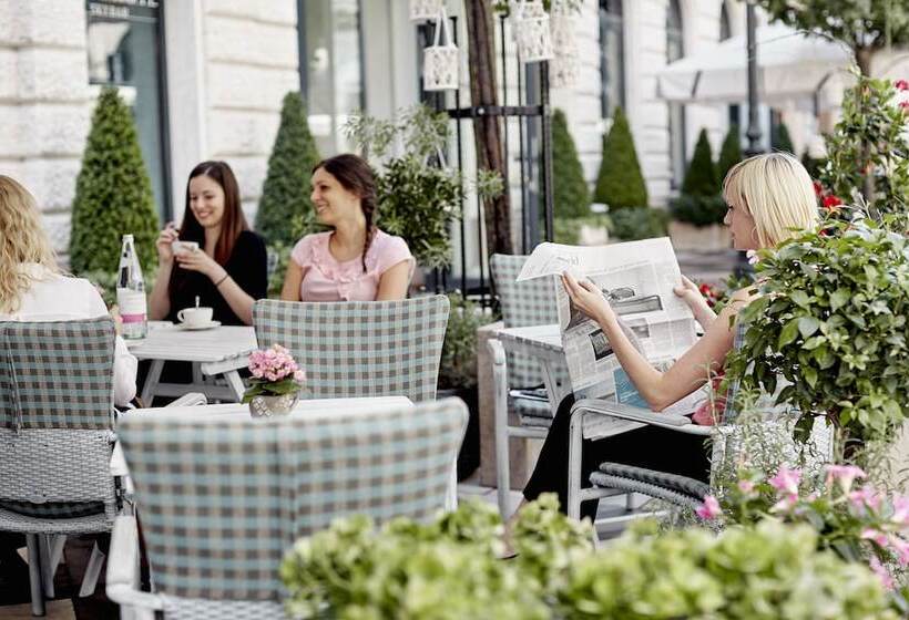 Aria Hotel Budapest By Library Hotel Collection