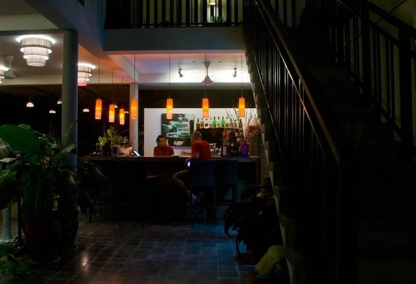 Отель Battambang Resort