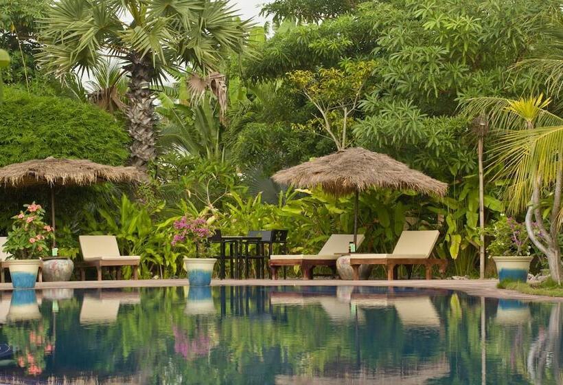 Отель Battambang Resort