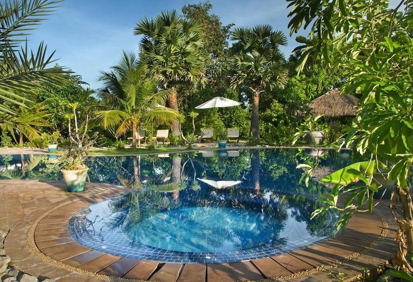Отель Battambang Resort