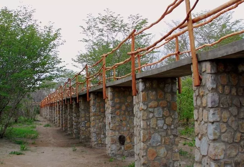 هتل Gwango Elephant Lodge