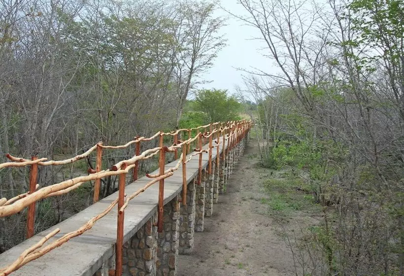 هتل Gwango Elephant Lodge