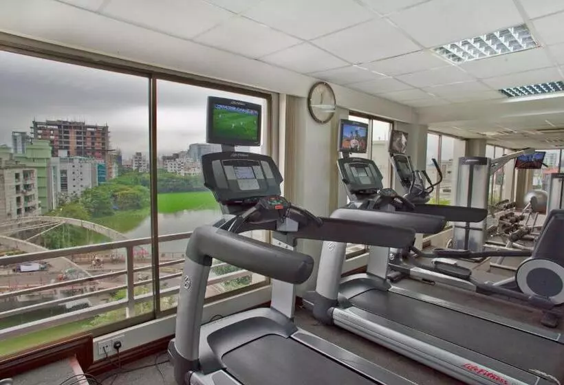 Lakeshore Hotel & Apartments