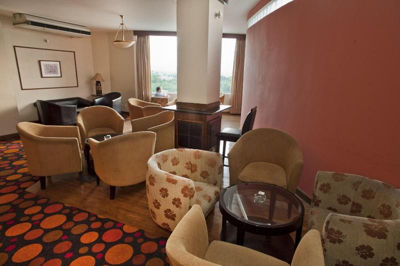 Lakeshore Hotel & Apartments