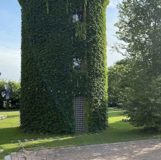 Отель Relais Cascina Scottina