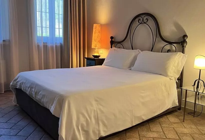 Отель Relais Cascina Scottina