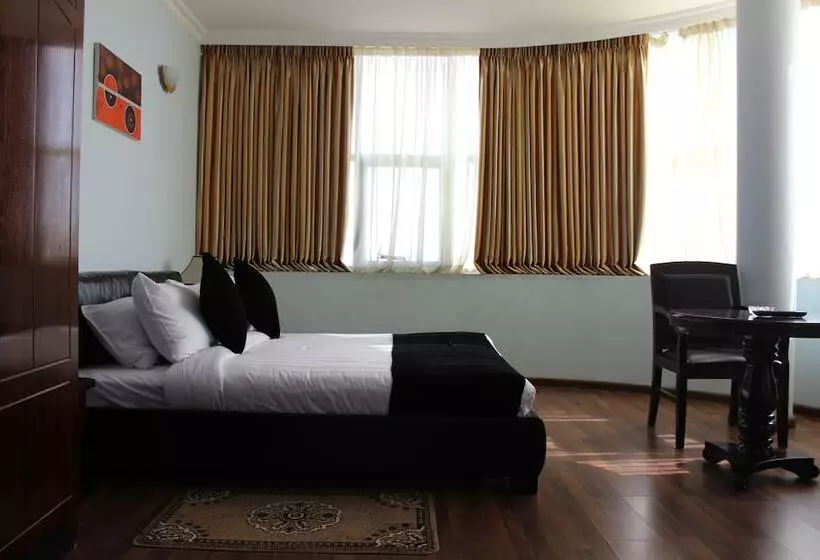 Oasis Hotel Apartment