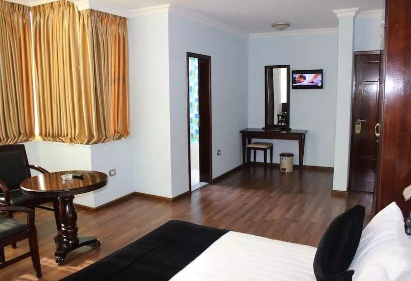 Oasis Hotel Apartment