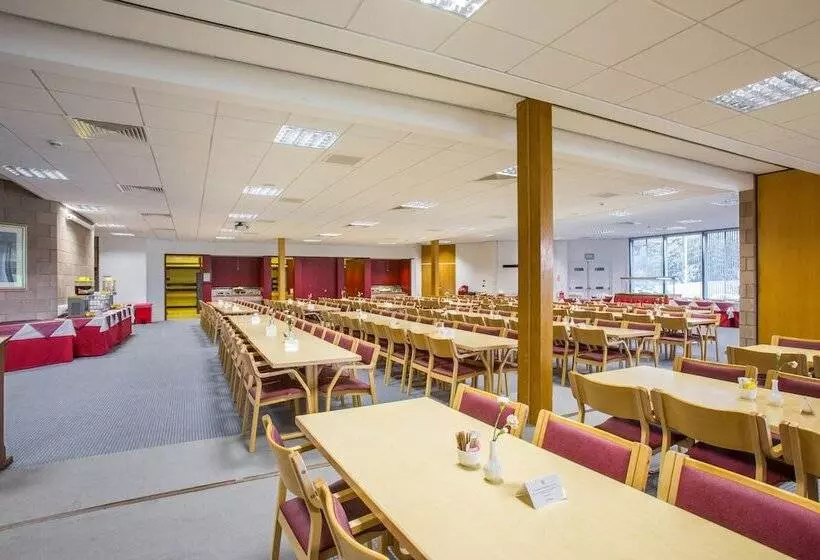 پانسیون Agnes Blackadder Hall Campus Accommodation