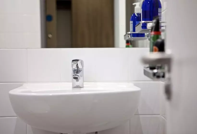 پانسیون Agnes Blackadder Hall Campus Accommodation