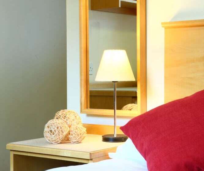 پانسیون Agnes Blackadder Hall Campus Accommodation