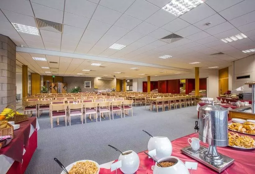 پانسیون Agnes Blackadder Hall Campus Accommodation