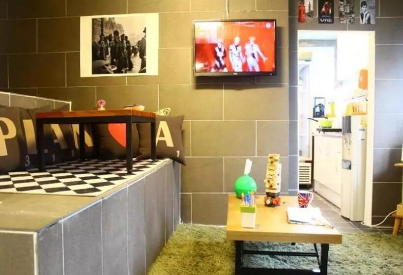 Pensão Plan A Hostel