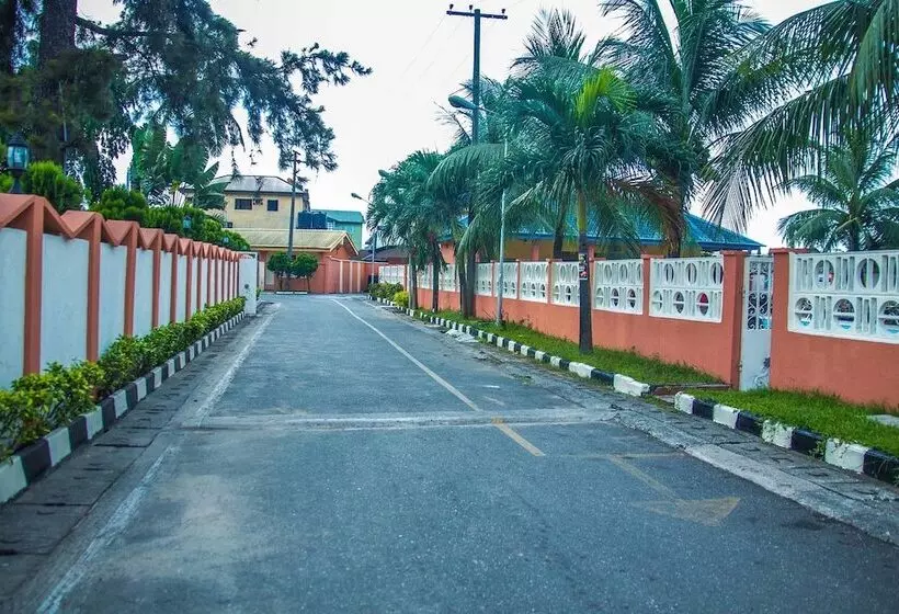 Randolph Hotel & Resort