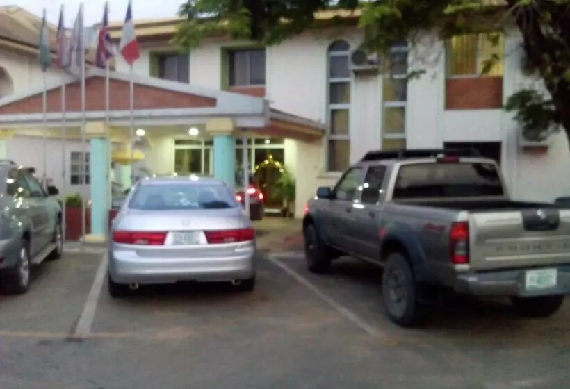 Randolph Hotel & Resort